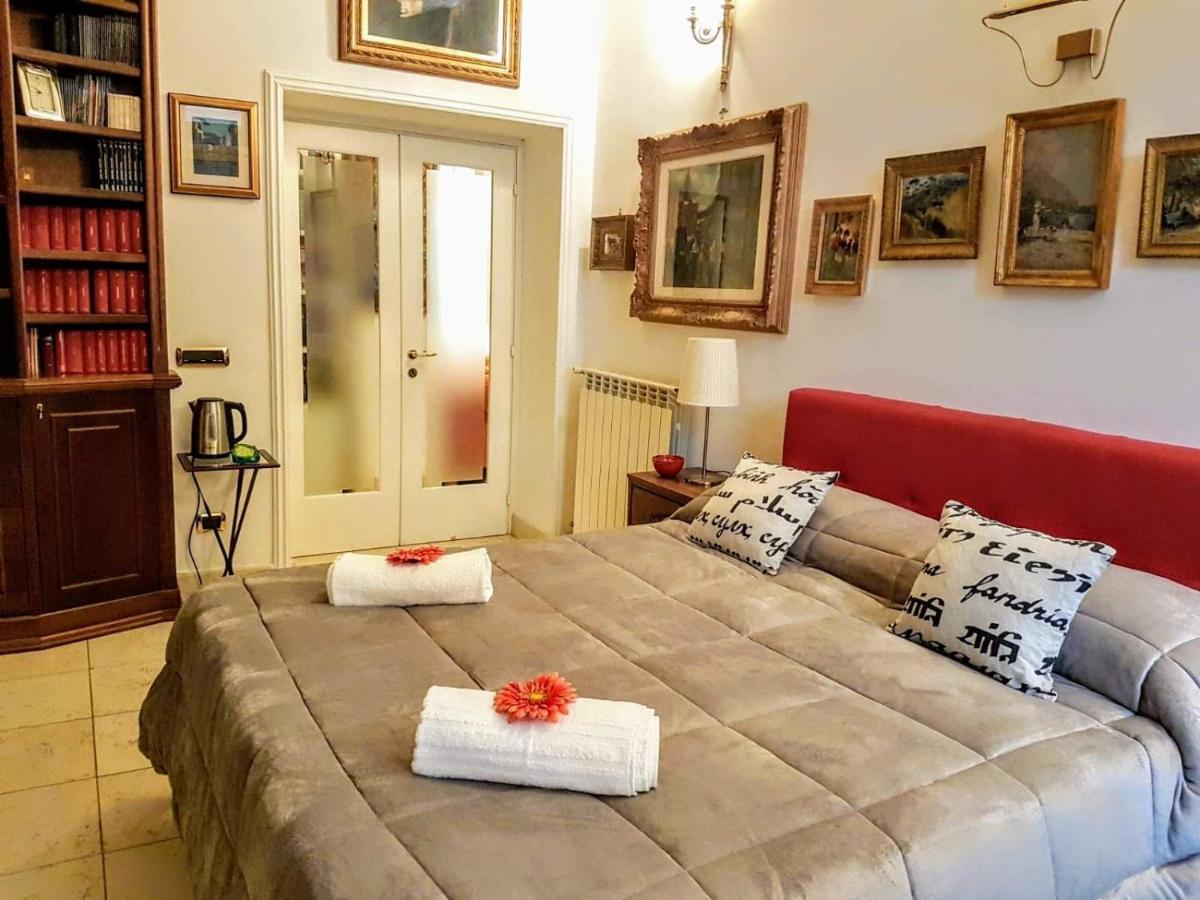 Suite Ottocento Napoletano Naples Exterior photo